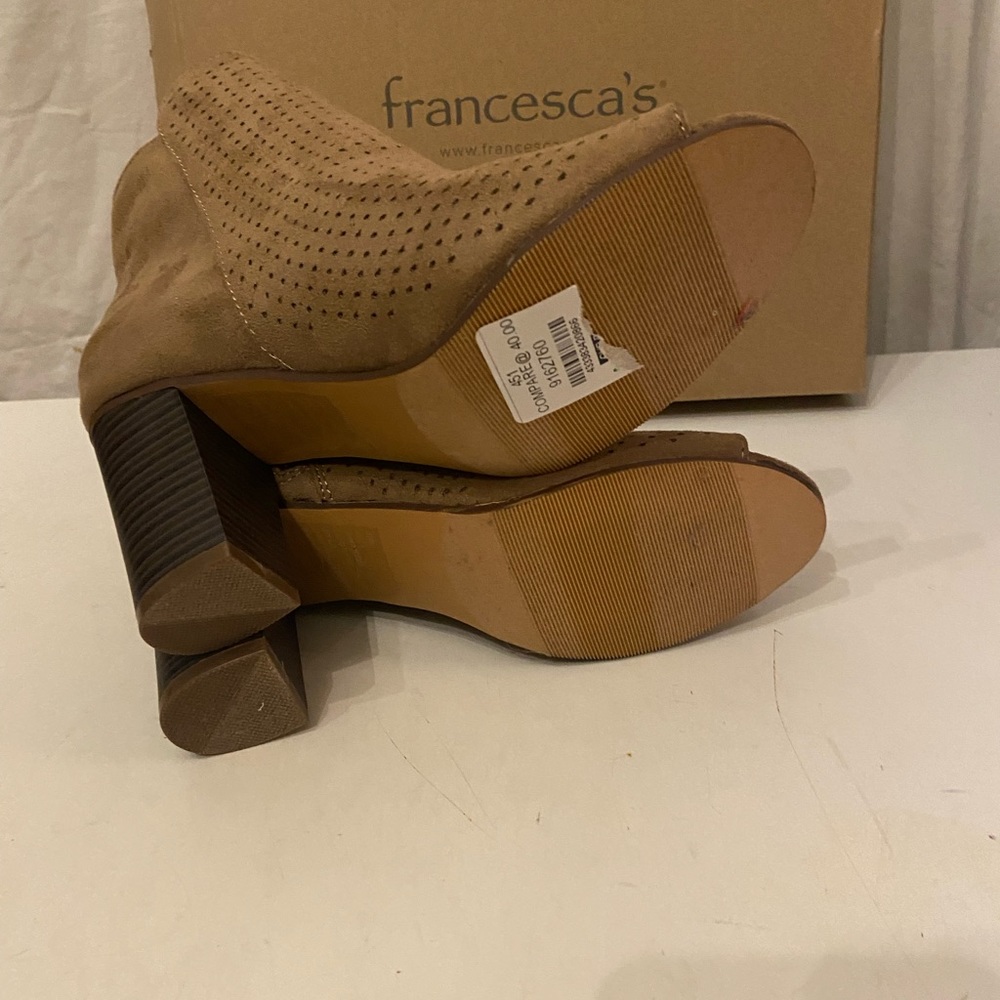 Francescas tan faux suede ankle boots , peep tirs, zip up sides size 8 NWT - Picture 5 of 6